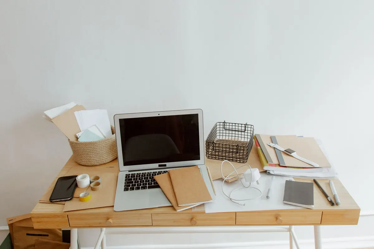 How to Organise Your Desk for Distraction-Free Writing